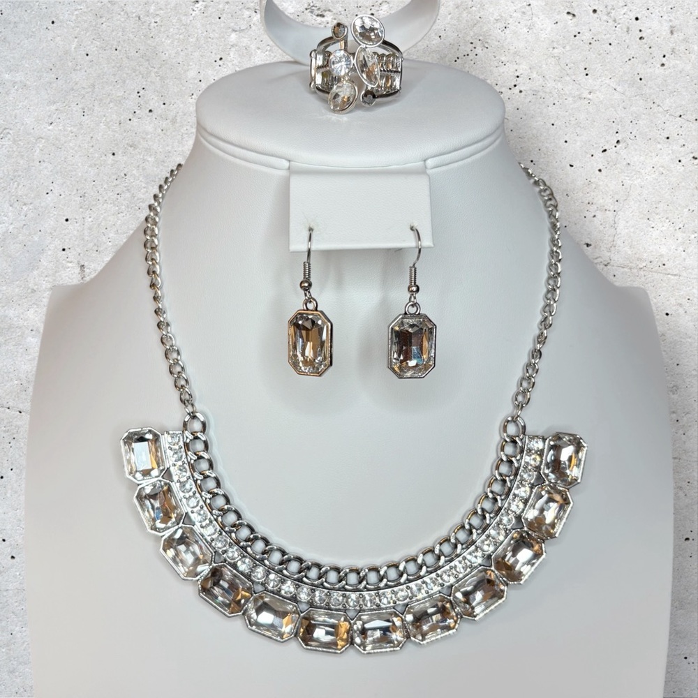 NWT Paparazzi Knockout Crystal 3-Piece Set | Necklace Earrings Ring